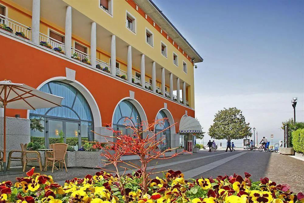 Hotel Vela D'Oro Dependence 2*, Bardolino Italy